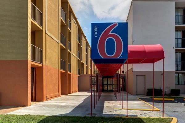 Motel 6 Jackson, TN image 25