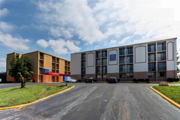 Motel 6 Jackson, TN image 3